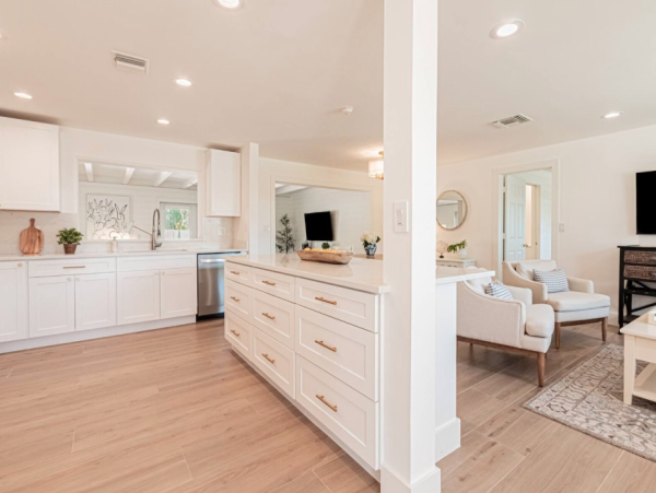 Luxurious Coasal Retreat in Naples - 3-Bedroom, Private Pool